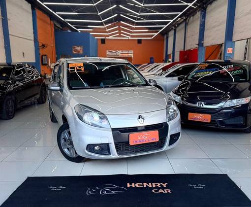 RENAULT SANDERO 1.0 EXPRESSION 16V FLEX 4P MANUAL RENAULT SANDERO 1.0 EXPRESSION 16V FLEX 4P MANUAL